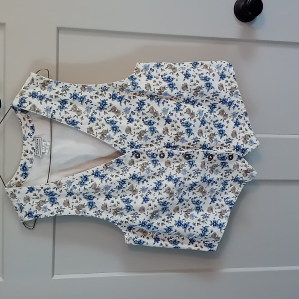 Floral print denim vest